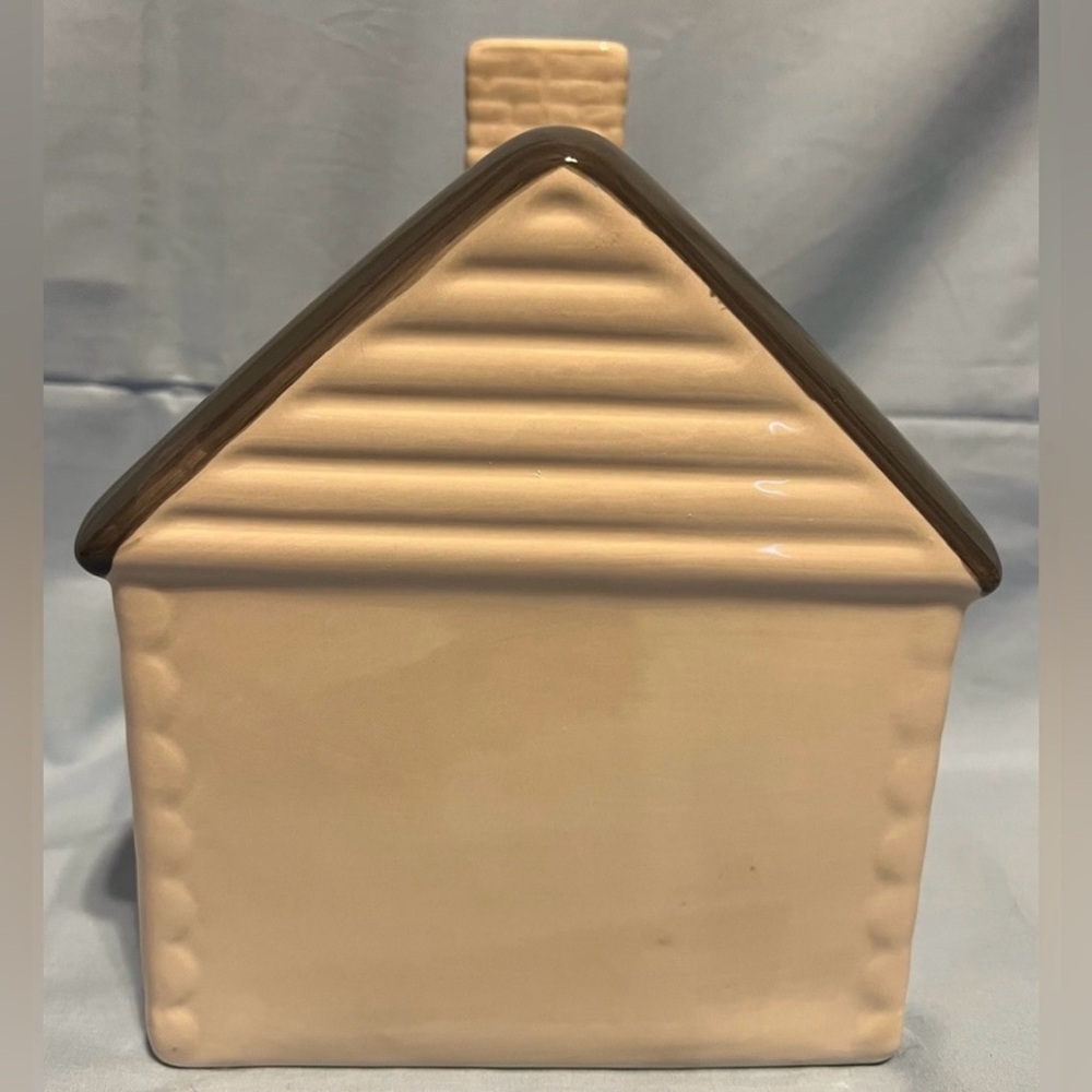 NIB Rae Dunn ceramic cabin